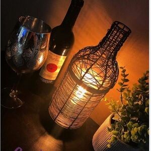 Black Wire Vino Warmer